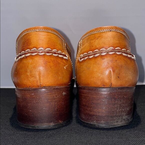 Vintage Brown Leather Loafer with a heal - Picture 5 of 11